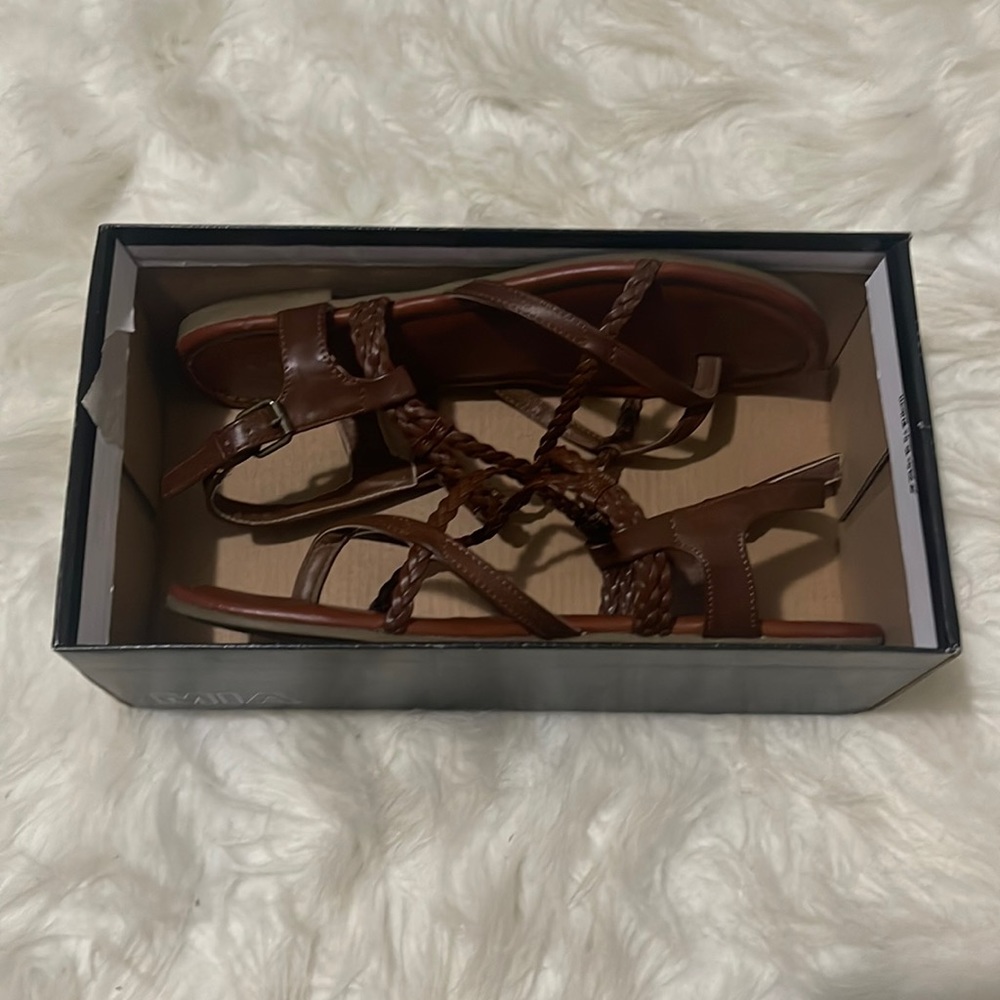 Mia Sandals - Picture 4 of 5